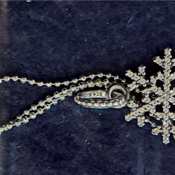Pandora “Winter Kiss” Silver Swarovski Snowflake Crystal Pendant and Necklace - Picture 5 of 5